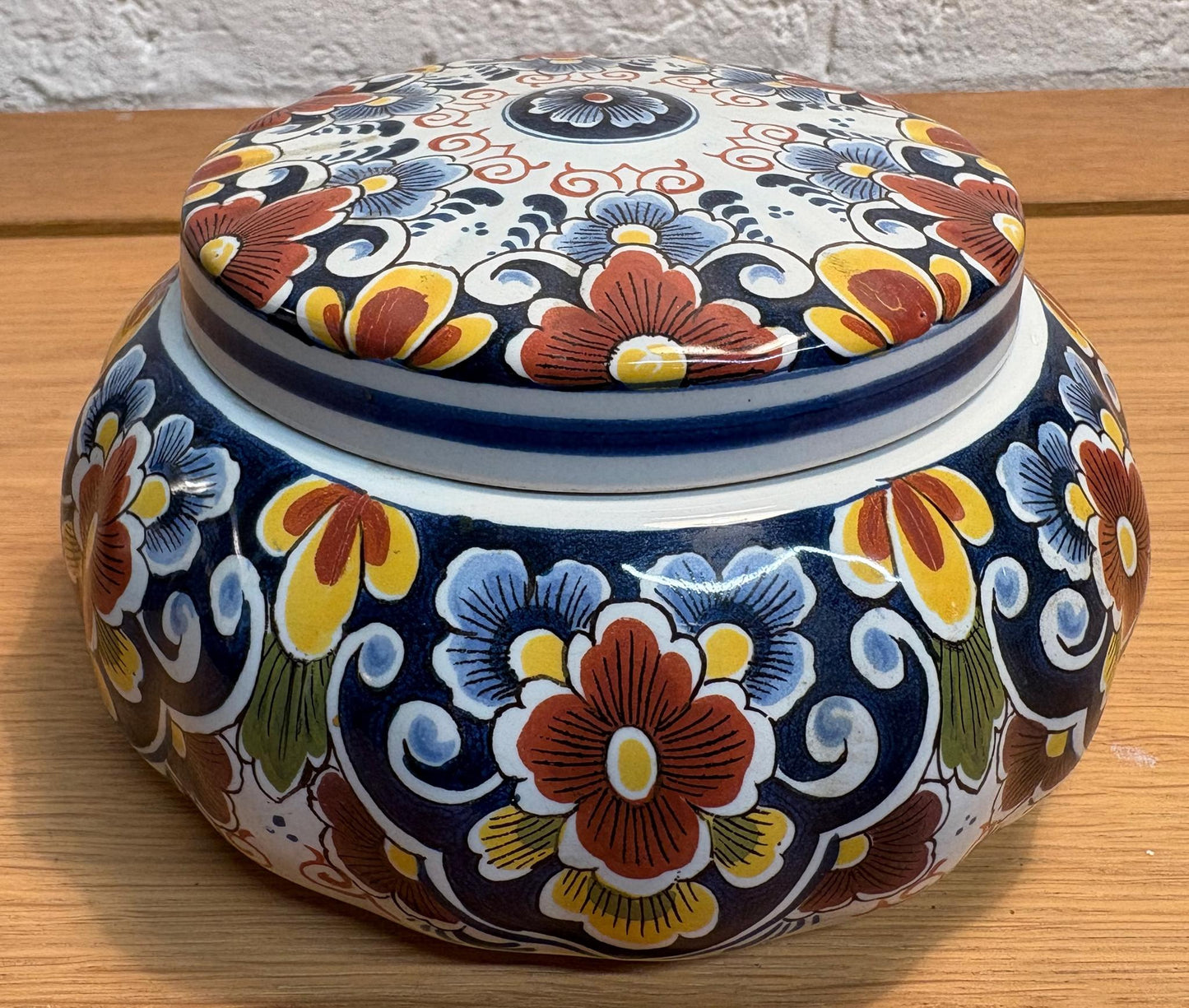 Royal Delft Jar Design no.819