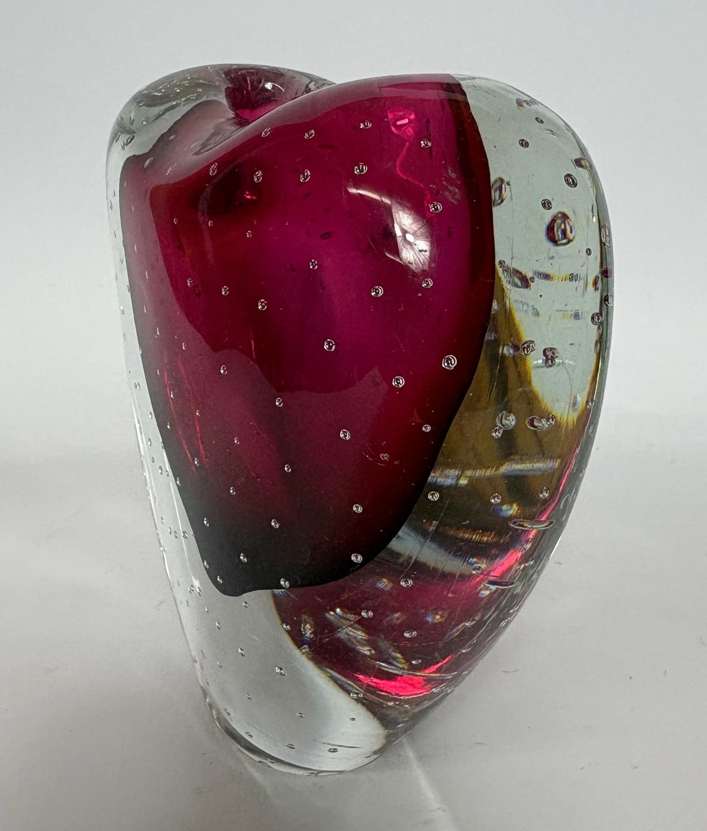 Heart Vase in Ruby Pink Cased Glass - Murano-Style Bullicante – Mid-Century Modern Art Glass